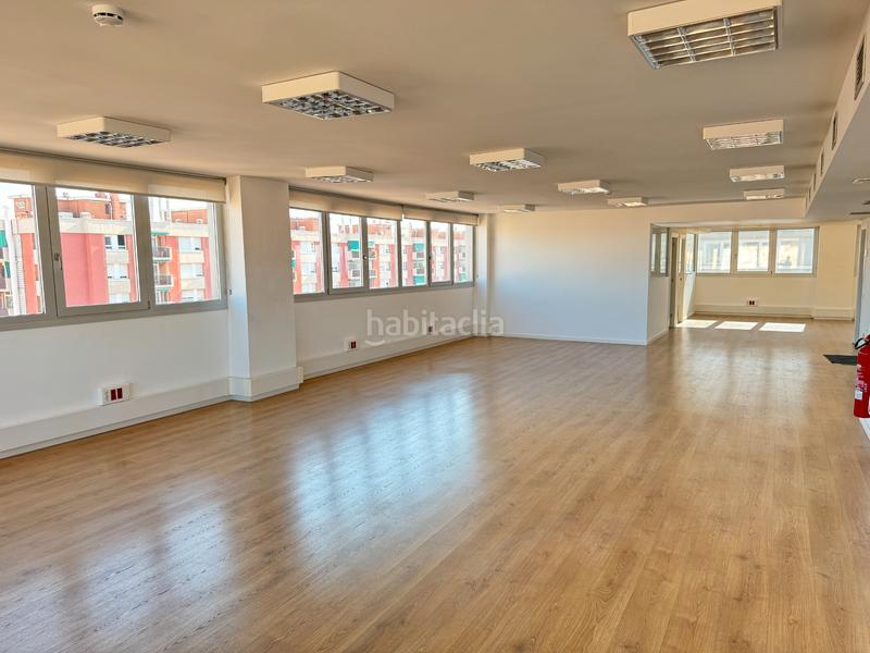 Foto 0b3e34a5-1524-4898-9d2c-42223471412e. Rent office space with heating parking in La Sagrera Barcelona
