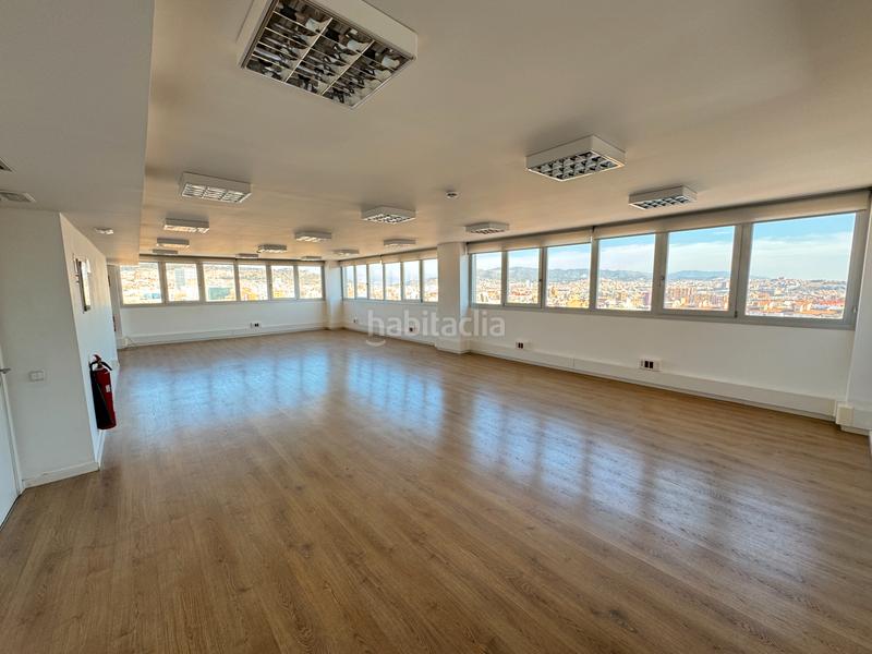 Foto 15e3ef36-28b8-48c0-907b-83f12d45fa2e. Rent office space with heating parking in La Sagrera Barcelona