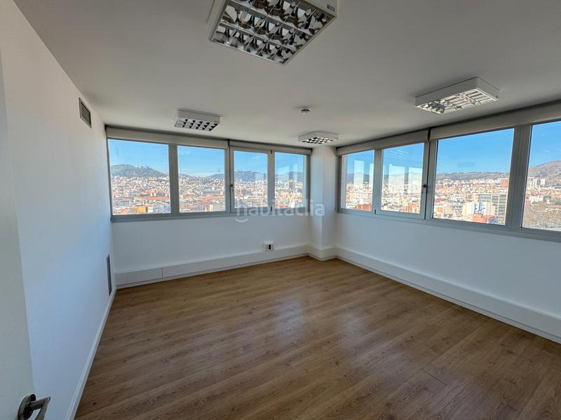 Foto 68909b23-805b-456a-866f-a0d480891c64. Rent office space with heating parking in La Sagrera Barcelona
