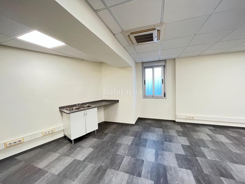 Foto 5294ace6-9494-4bf1-9fbd-0187b815a227. Rent office space in Sants Barcelona