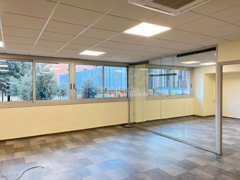 Foto d0cc837a-77a8-4fbc-bea4-8912ad299e47. Alquiler oficina en Sants Barcelona