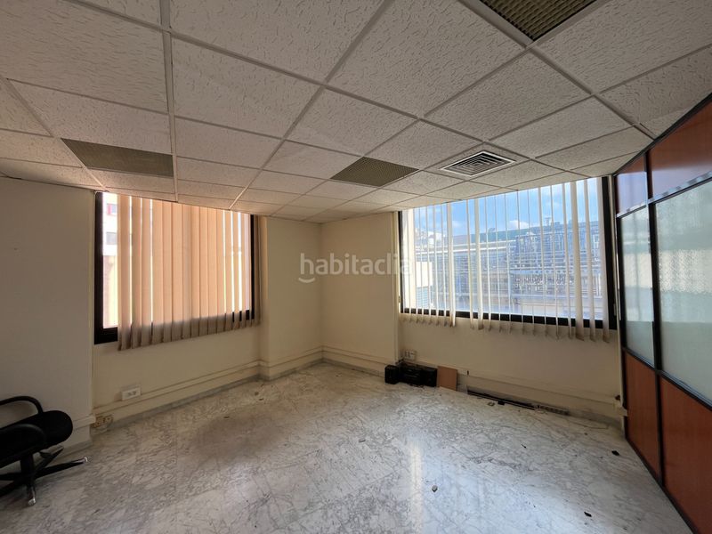 Foto 42925a21-524f-41c5-a6b7-71c4ac3b7257. Office space in Almeda - El Corte Inglés Cornellà de Llobregat