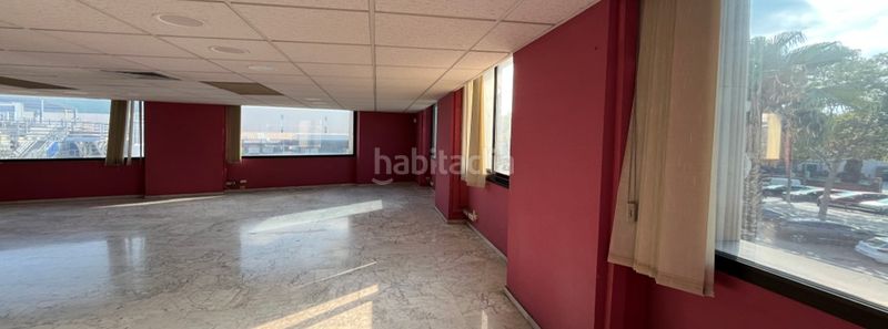 Foto 6561177c-fb95-4bc1-bd70-f3c8a26f82bd. Office space in Almeda - El Corte Inglés Cornellà de Llobregat