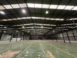 Bâtiment à usage industriel  Carrer llobateres. Nave logistica-industrial en venta en el pol. ind. santiga-barbe