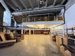 Bâtiment à usage industriel à Gràcia. Con todos los servicios de agua, luz y gas
