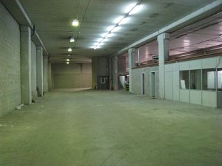 Nave industrial  Carrer del perú. Edificio industrial en venta con todos los servicios