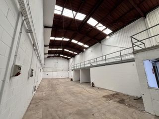 Nave industrial en Sant Esteve Sesrovires