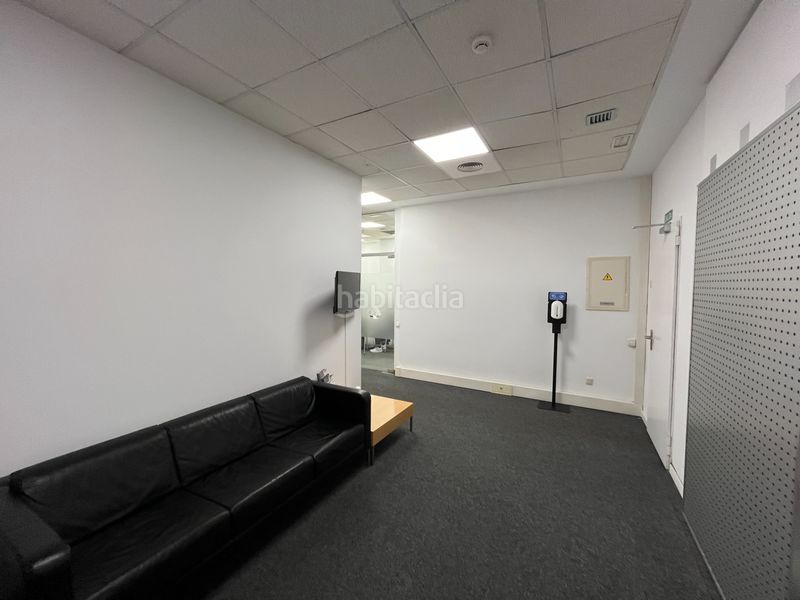 Foto d5bae4c0-21e0-4d82-95f7-65b1252dc614. Miete büro mit heizung parking in Almeda - El Corte Inglés Cornellà de Llobregat