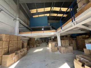 Nau industrial a Carrer de les Roquetes