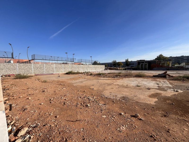 Foto fc99d02a-3ed3-46c0-ac3b-9c6f7a45a0e1. Miete gewerbliches grundstück in Gràcia Sabadell