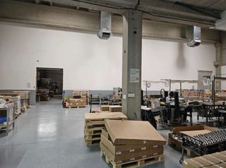 Lloguer Nau industrial a Montornès del Vallès. Nave industrial en alquiler con fachada a autopista
