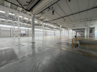 Miete Fabrikhalle in Llinars del Vallès. 4 muelles de carga y descarga