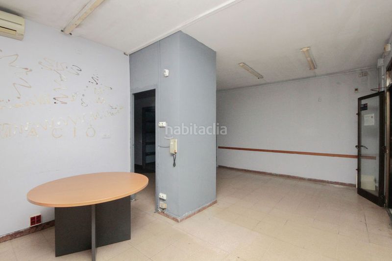 Foto 68fe5fa9-a0ca-4bc8-9f5b-c41ed853675a. Local comercial a carrer de rocafort 69 a Sant Antoni Barcelona