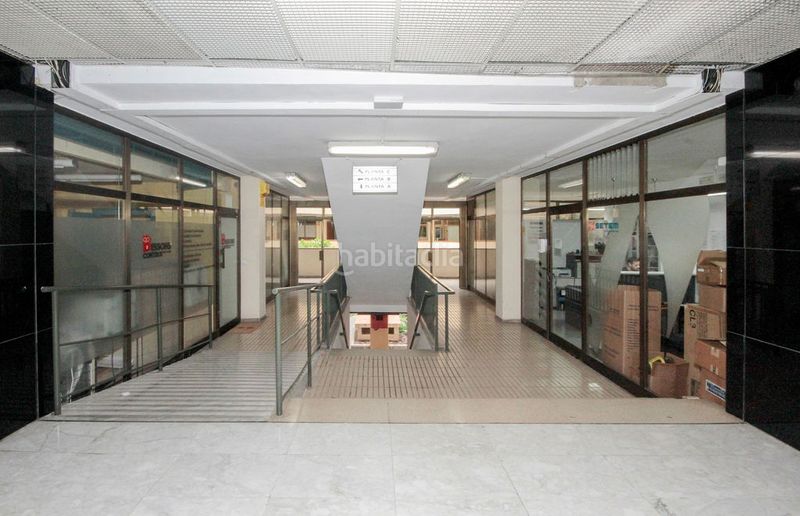 Foto 8ba6f8aa-45c4-4a83-8d82-970b52696905. Local comercial a carrer de rocafort 69 a Sant Antoni Barcelona