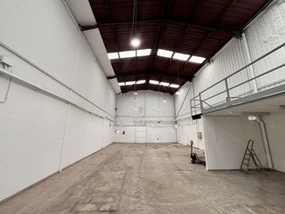 Nau industrial a Sant Esteve Sesrovires
