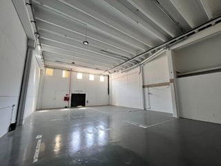 Rent Industrial building in Provençals del Poblenou