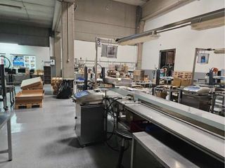 Miete Fabrikhalle in Montornès del Vallès. Nave industrial en alquiler con fachada a autopista
