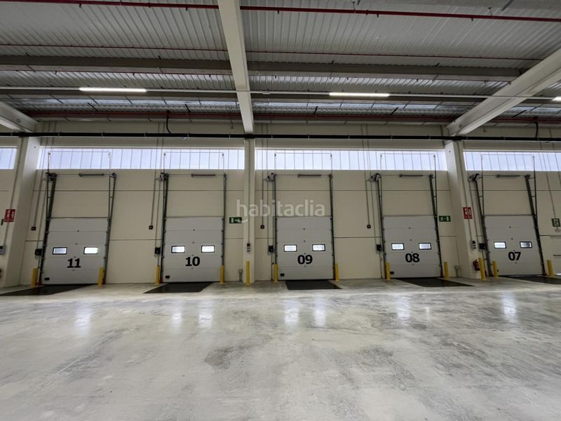 Foto 0cfc6986-bbee-465a-a329-01a669e1e1dc. Rent industrial building with heating in Òdena