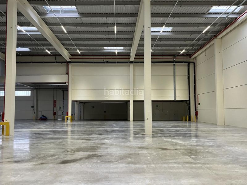 Foto 23416f5f-5083-4cce-989e-6a5332fc582a. Rent industrial building with heating in Òdena