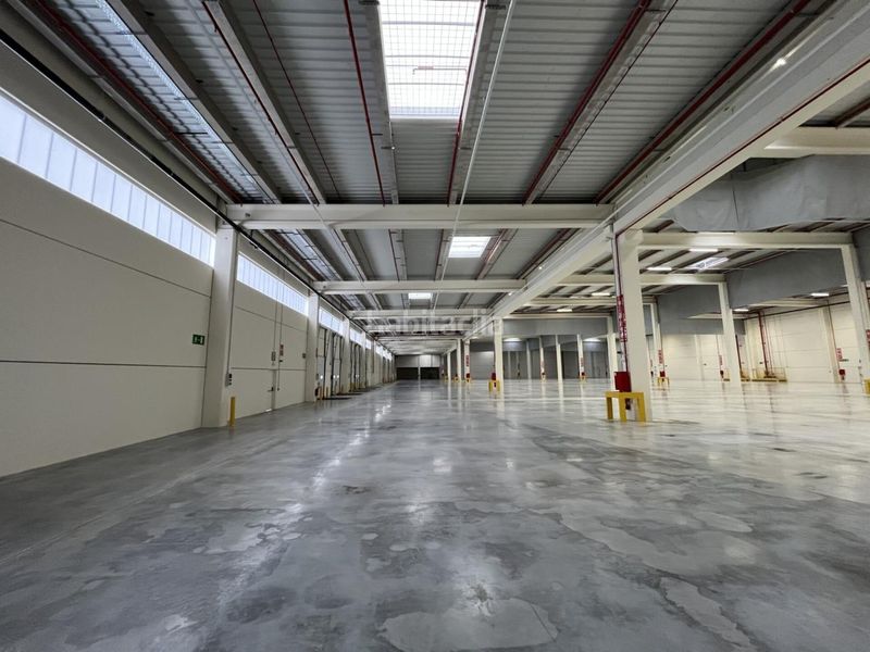 Foto 312f0573-846b-4d15-a360-822a59ca3f6c. Rent industrial building with heating in Òdena