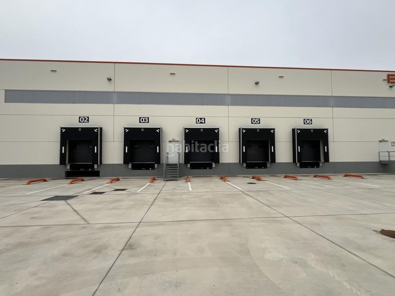 Foto 36f9d031-8b28-4f12-88fc-fd231db0029e. Rent industrial building with heating in Òdena