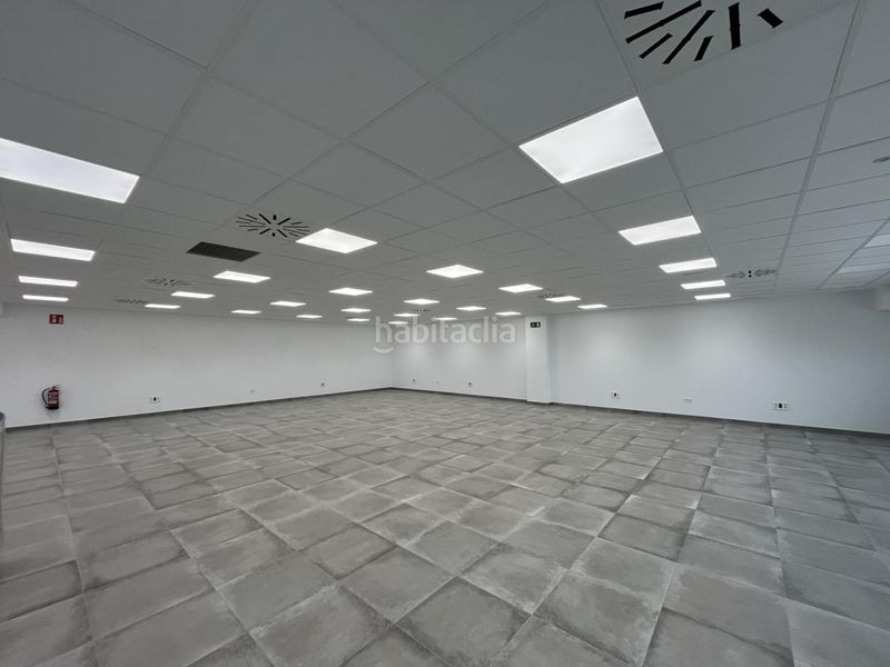Foto 46b16eb7-d25a-4f46-8bd8-f59699d8fd03. Rent industrial building with heating in Òdena
