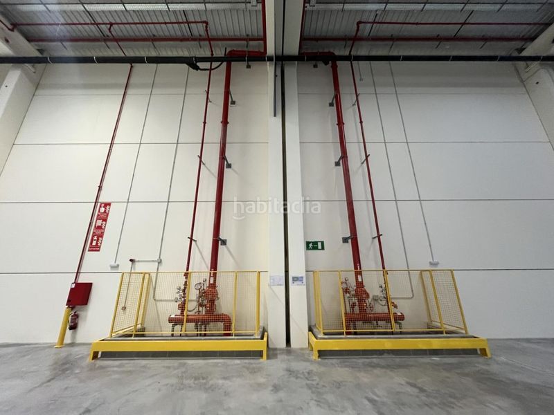 Foto 476b29a1-8787-4397-82df-60a90419a45a. Rent industrial building with heating in Òdena