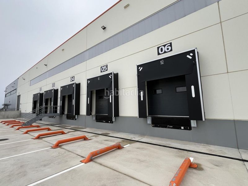 Foto 77fba113-4c3c-430c-8017-3dbd108e01fd. Rent industrial building with heating in Òdena