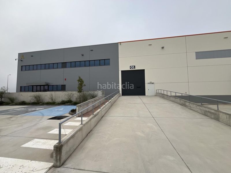 Foto 79db14e5-6110-4df0-b694-ceac3b80bc1c. Rent industrial building with heating in Òdena