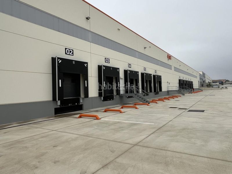 Foto 8ef4b06d-f88c-43ac-8103-1e6130533259. Rent industrial building with heating in Òdena
