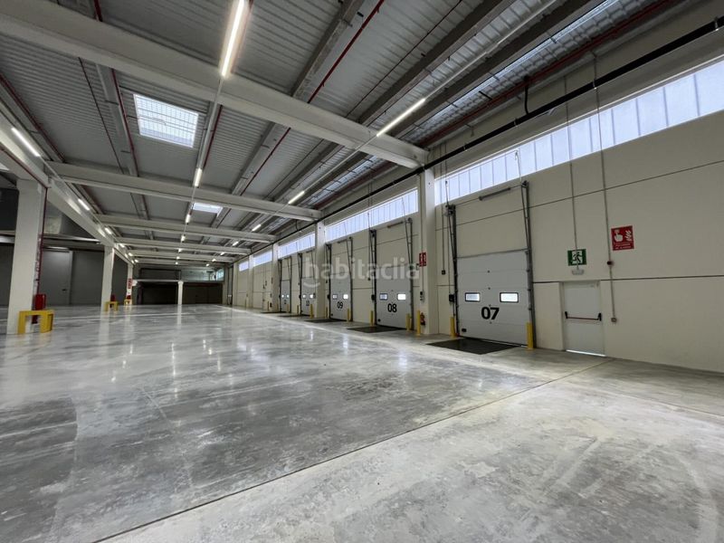 Foto e1924595-8dc3-4364-a466-a8dc094c35d0. Rent industrial building with heating in Òdena