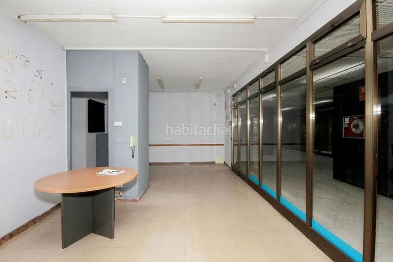 Foto 173ff7c9-c8d9-48cb-b19a-b355a9fde066. Local comercial en carrer de rocafort 69 en Sant Antoni Barcelona