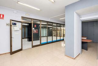 Local Comercial en Carrer de Rocafort 69