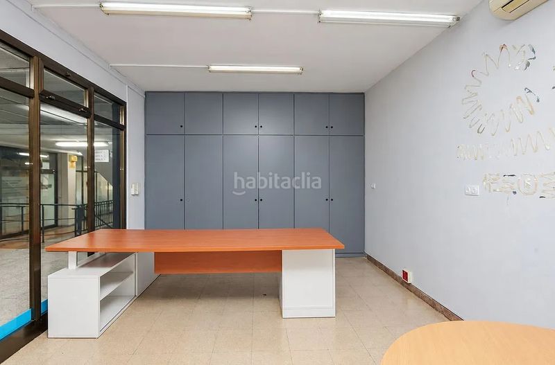 Foto 5bde8f6c-14d7-4eb2-bd7e-a9770adc46d2. Local comercial en carrer de rocafort 69 en Sant Antoni Barcelona