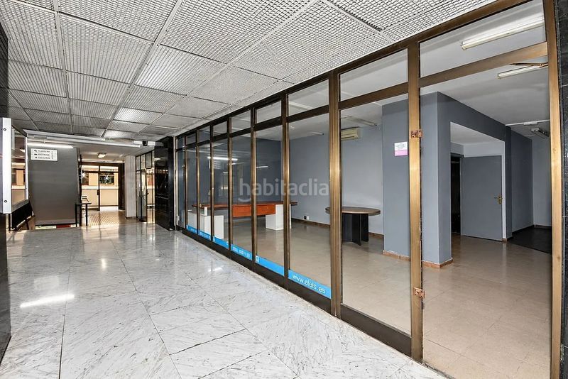 Foto 81bf5fb2-862e-4686-92c3-904e19491f38. Local comercial en carrer de rocafort 69 en Sant Antoni Barcelona