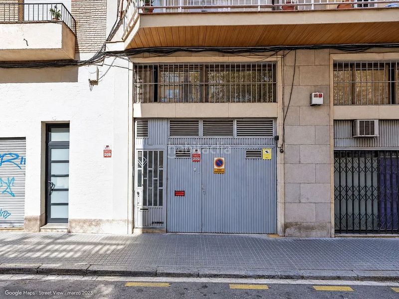 Foto aad9c280-e02f-419d-a3d4-f44ae64bc485. Local comercial en carrer de llorens i barba 45 en Barcelona