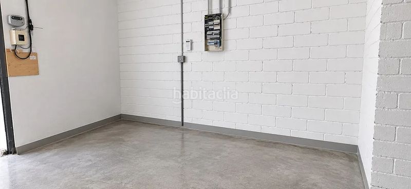 Foto 8a7fe5bf-c96e-4223-8d2a-b6126bb65760. Local comercial en carrer de frederic prats 49 en Hospitalet de Llobregat (L´)