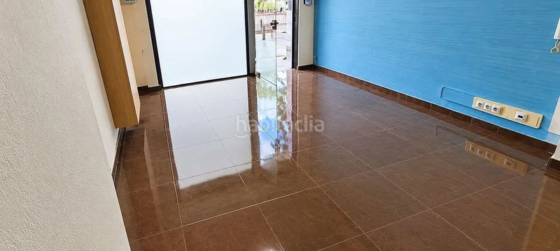 Foto c2bfdb9b-5c1c-4658-a34b-6239d33e2a2b. Local comercial en carrer de frederic prats 49 en Hospitalet de Llobregat (L´)