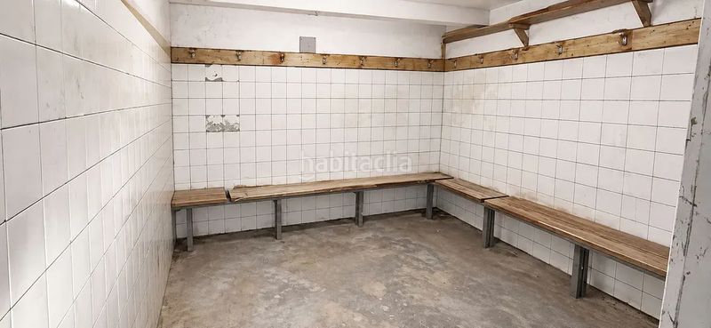 Foto ca5b17f6-b22c-423d-9fac-3abae93a3f14. Local comercial en carrer de frederic prats 49 en Hospitalet de Llobregat (L´)