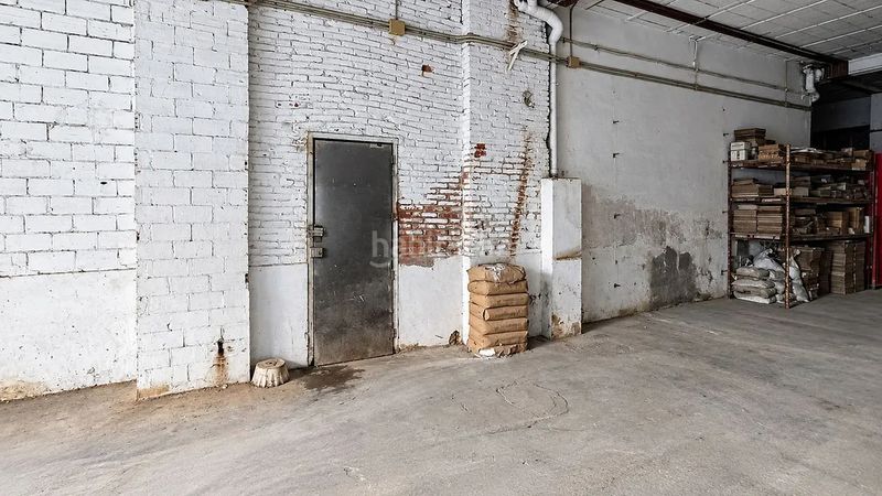Foto e2adde7a-3ea2-4a39-937f-7943fd6e6fd5. Local comercial en carrer de frederic prats 49 en Hospitalet de Llobregat (L´)