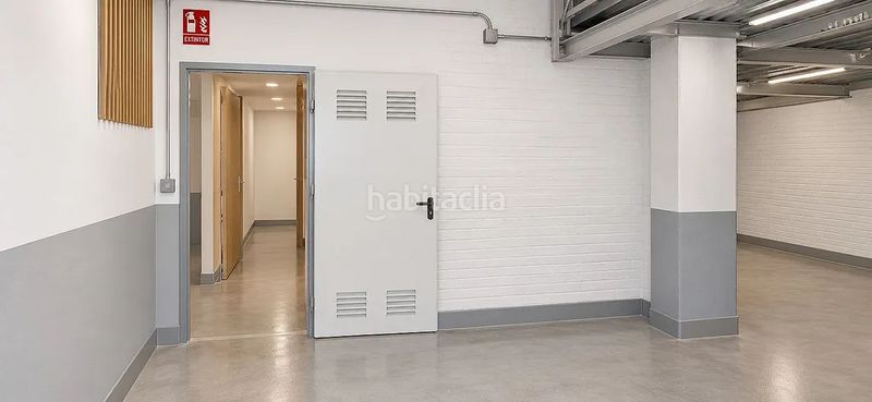 Foto f7317014-ee4c-4cf3-b567-ced802be70cf. Local comercial en carrer de frederic prats 49 en Hospitalet de Llobregat (L´)