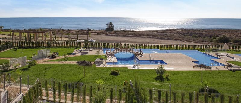 Foto f05b6073-32fc-4c83-bdc7-a1c877963b1d. Planta baja moderno complejo residencial ubicado a pocos pasos de las playas playa los nardos y playa la entrevista, en la costa de almería.pu en San Juan de los Terreros