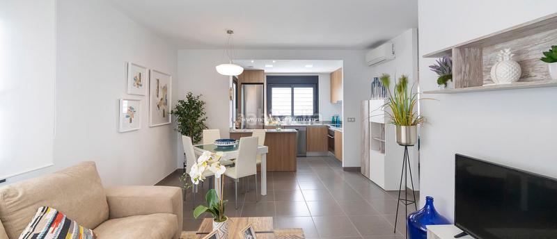 Foto 333d29d6-1571-4552-9536-1a1207b10d61. Casa adosada nuevo conjunto residencial formado por adosados , a 6km de la playa de el campello. se trata de casas modernas de 108 m2 c en Busot