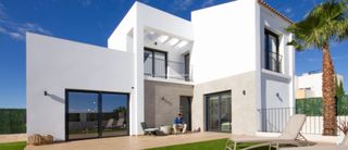 Chalet en Rojales. Moderno complejo residencial que consta de adosados y villas ubi