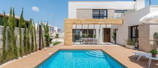 Chalet en Rojales. Villa moderna en venta en ciudad quesada, una urbanización popul