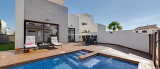 Casa en Rojales. Moderna villa de 3 dormitorios en venta en ciudad quesada, una p