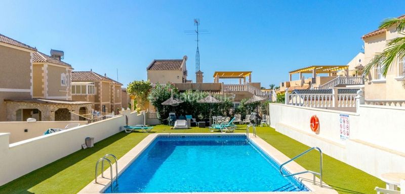 Foto 487bb604-7837-4832-9251-d1571d75ecac. Casa amb piscina a San Miguel de Salinas