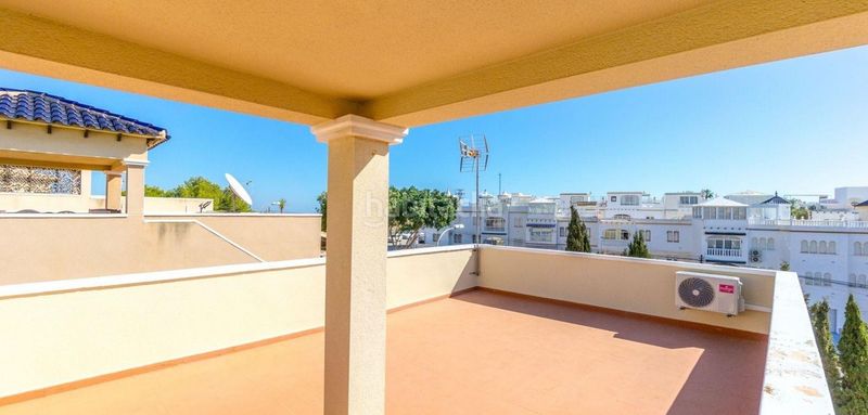 Foto 81db25b5-ff45-4f28-9f54-37011cd957d6. Casa amb piscina a San Miguel de Salinas