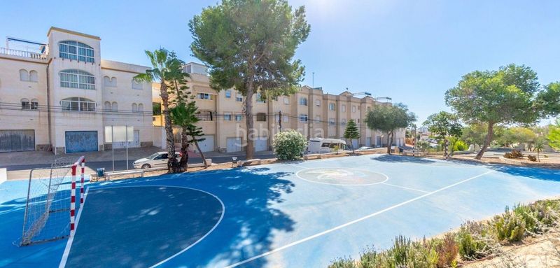 Foto a31d61a7-924c-4027-a1bb-70044fd27e2e. Casa amb piscina a San Miguel de Salinas