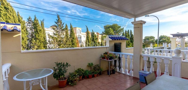 Foto bb55e21a-7a05-4da8-83f2-a7666bda7cdd. Casa amb piscina a San Miguel de Salinas
